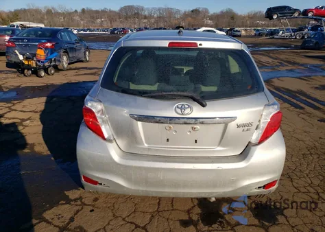 2014 Toyota Yaris z USA, uszkodzony, nr VIN JTDJTUD37ED597557